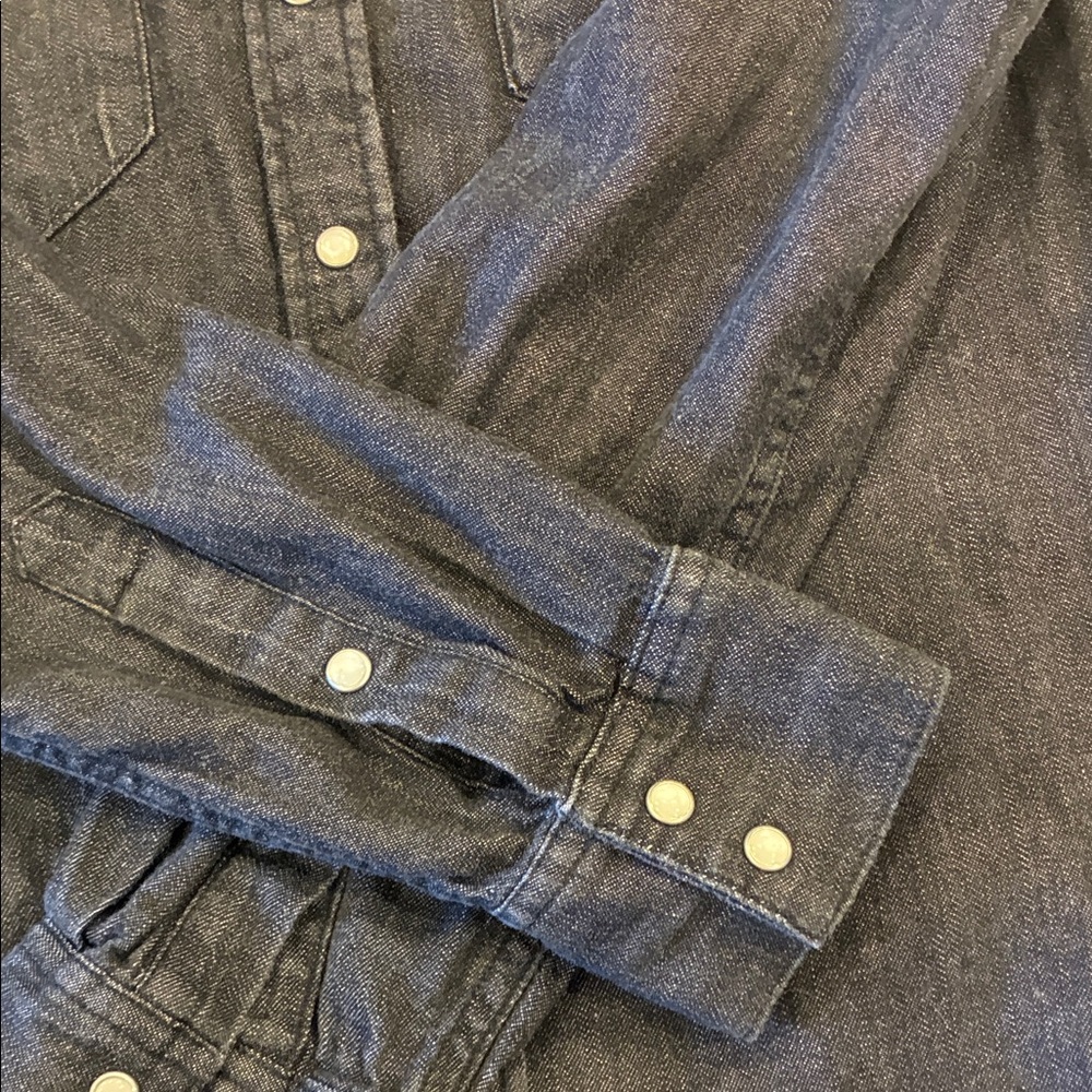 Women’s Levi's Black Denim Shirt with Snap Buttons. - Picture 6 of 7